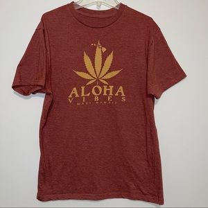 Medium Mens size medium graphic shirt burgandi wine color.